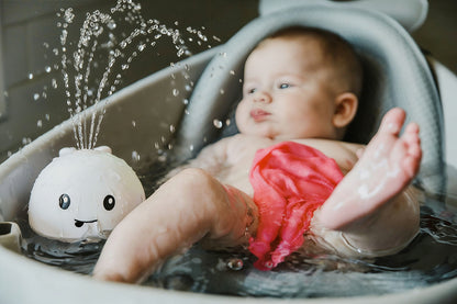 ODEIUN™ Light-Up Whale: The World's Favorite Automatic Induction Bath Toy for Happy Babies